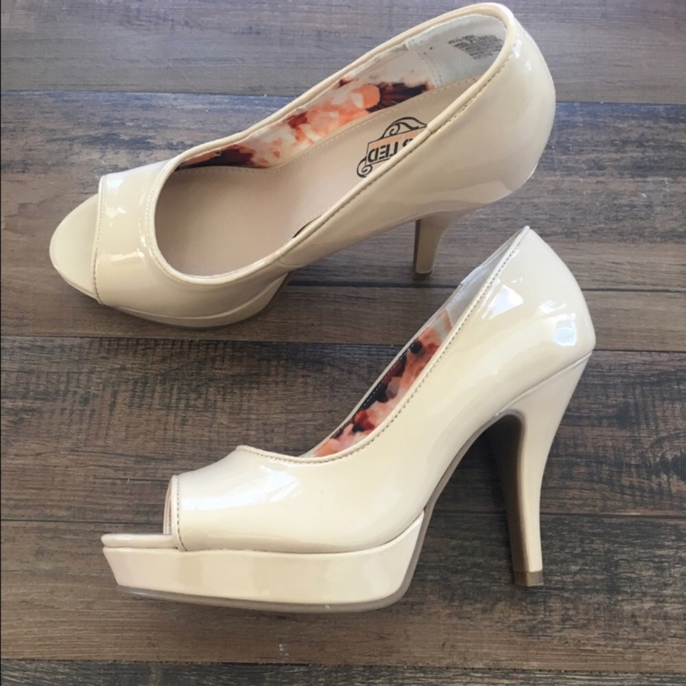Nude Heels!
